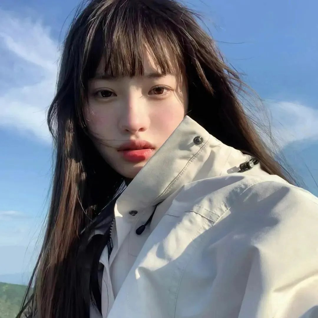 黑夜中的玻璃人偶